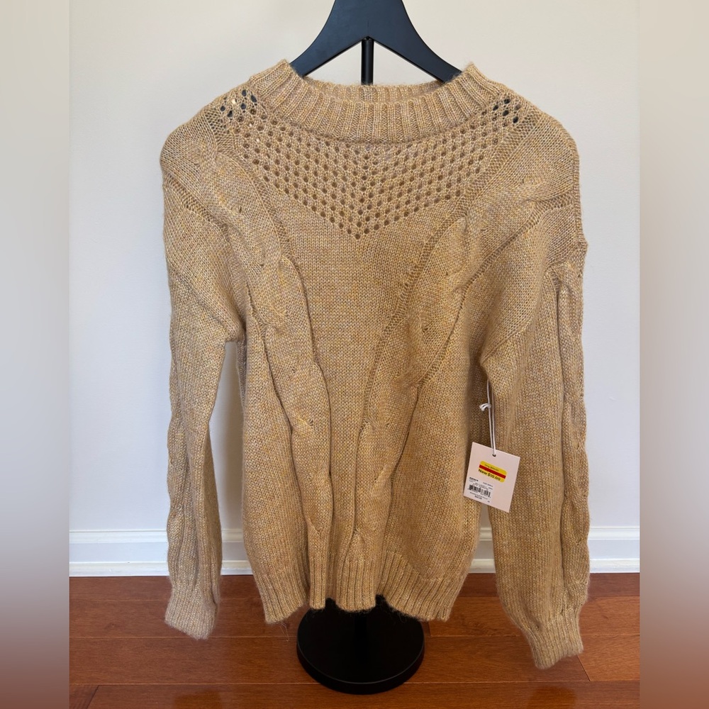 Lauren Conrad Braided Sleeve Pullover Sweater NWT‎ Size Small Beige